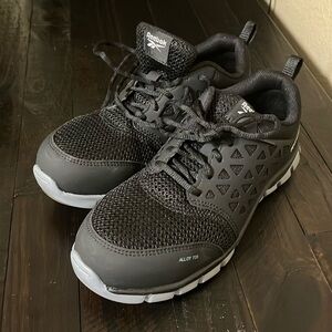 Reebok steel toed work shoes - Like New!!